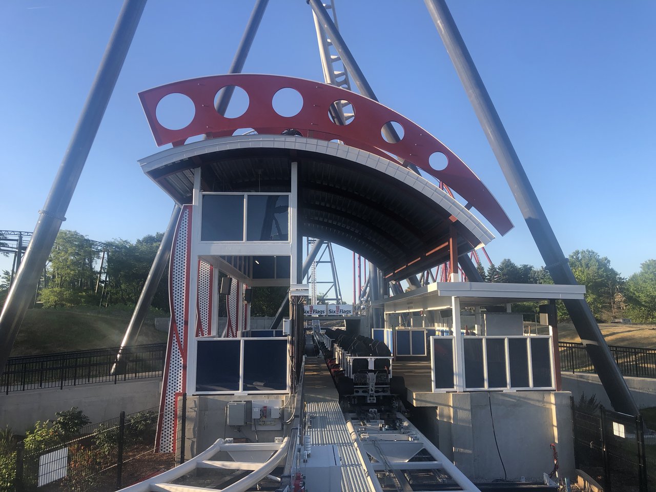 coaster roller station queue force line maxx gurnee